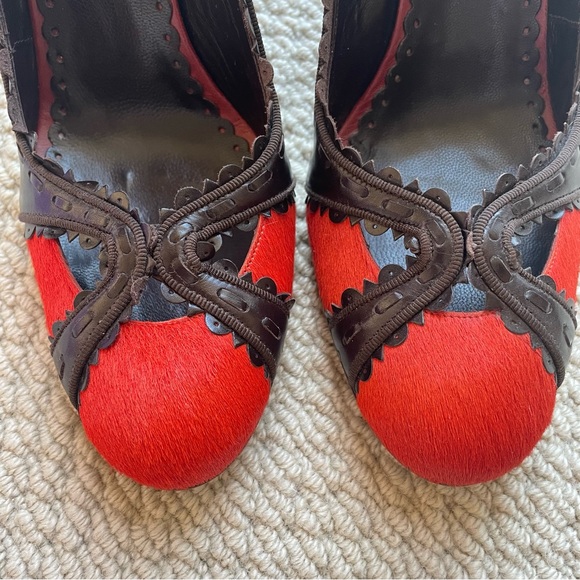 BCBGMaxAzria Brown Leather Heels with Burnt Orange Fur - Picture 7 of 13